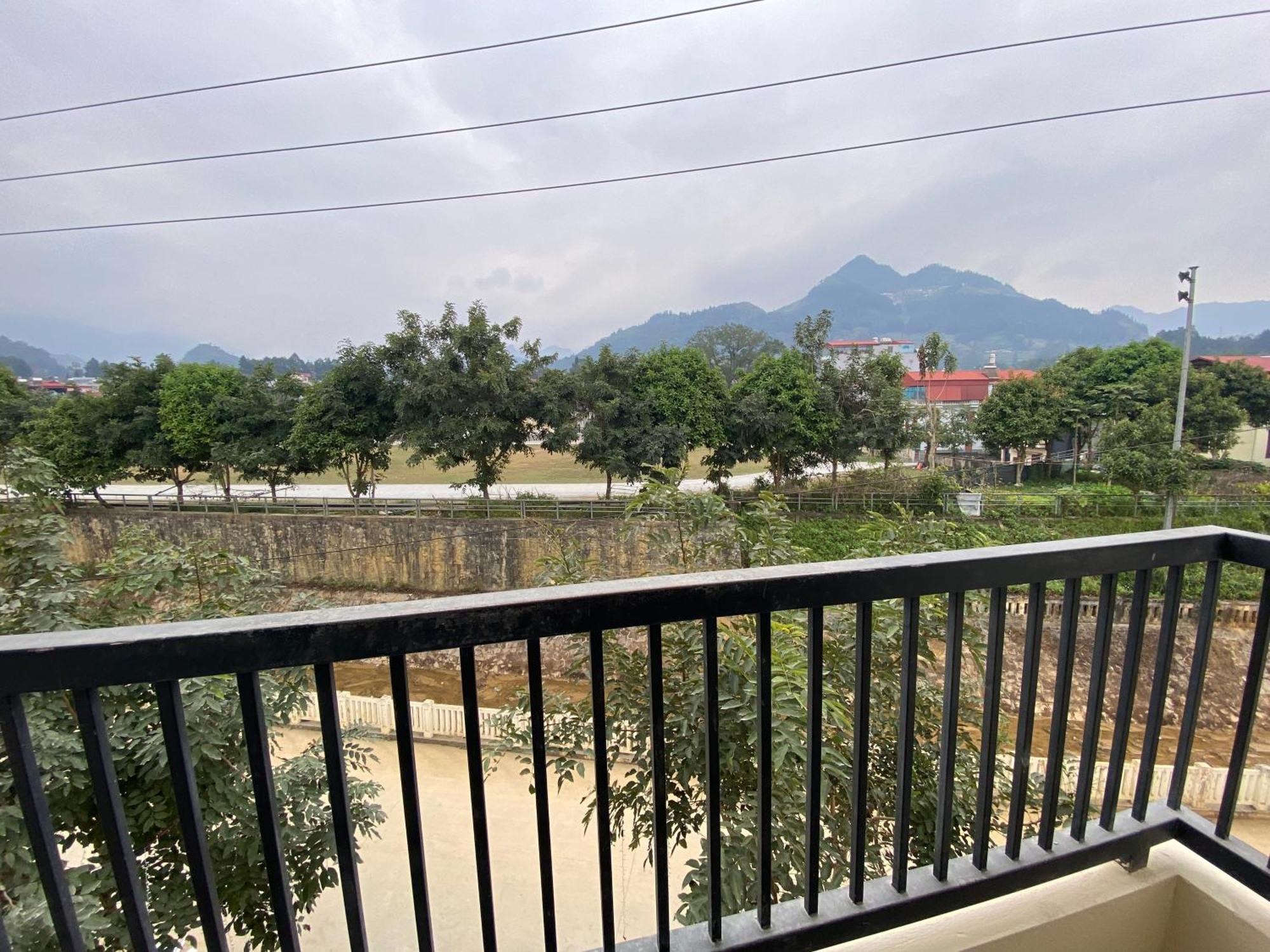 Square Homestay & Coffee Бак-Ха Екстер'єр фото